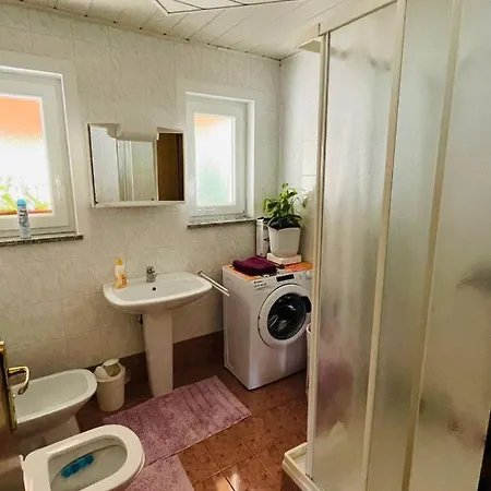 Apartma Pavla 아파트 Spodnje Gorje