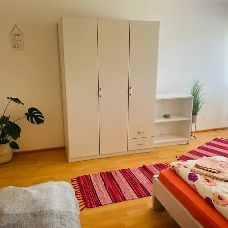 Apartma Pavla דירה *