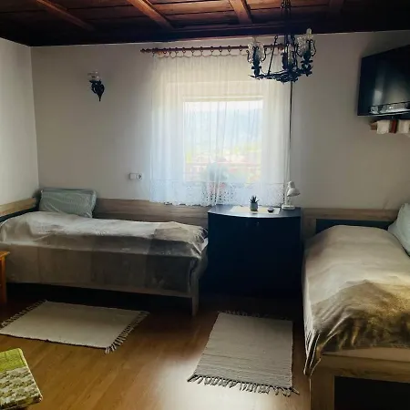 Apartma Pavla *
