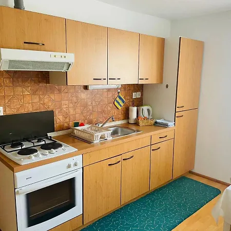 Apartma Pavla 아파트 Spodnje Gorje